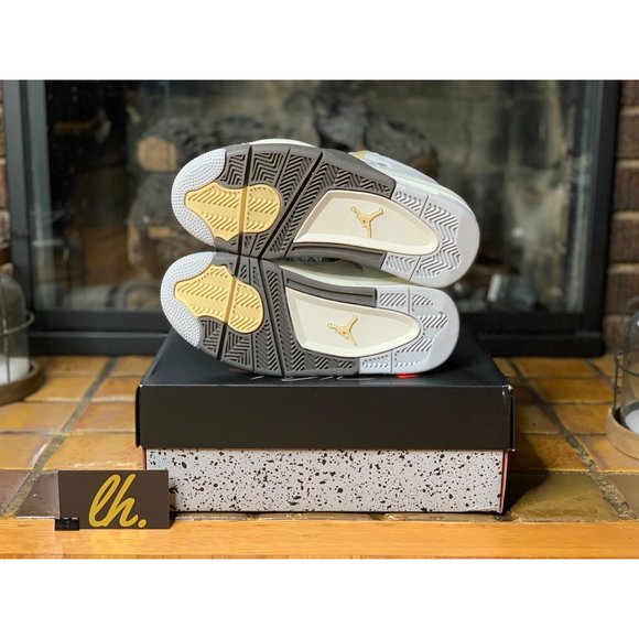 Size 5y/6.5w Air Jordan 4 Retro “Craft Photon Dust” Athletic Sneakers DV2262-021 - Picture 7 of 9